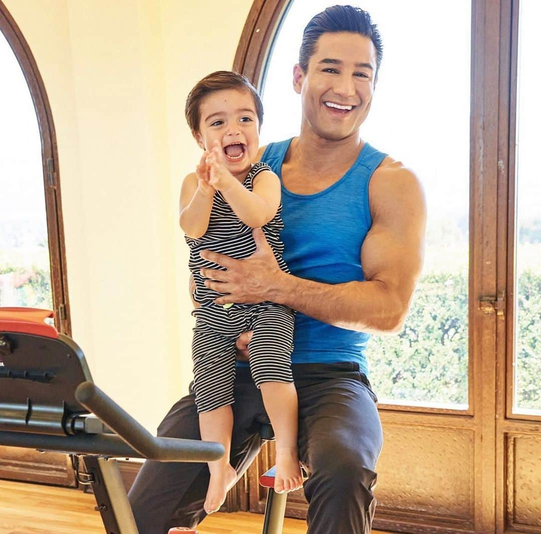 マリオ・ロペスのインスタグラム：「🙌🏼 @mariolopezextra  . . . #mariolopez #mariolopezextra #savedbythebell #sbtb #slater #acslater #lopez #blackmamba #fanbase #fantasyfootball #messi @onwithmariolopez @mariolopez #sbtbmeme #bayside #preppy #onwithmariolopez #sitcom #90ssitcom #zackmorris #fyp #onwithmariolopez #dad #boydad」