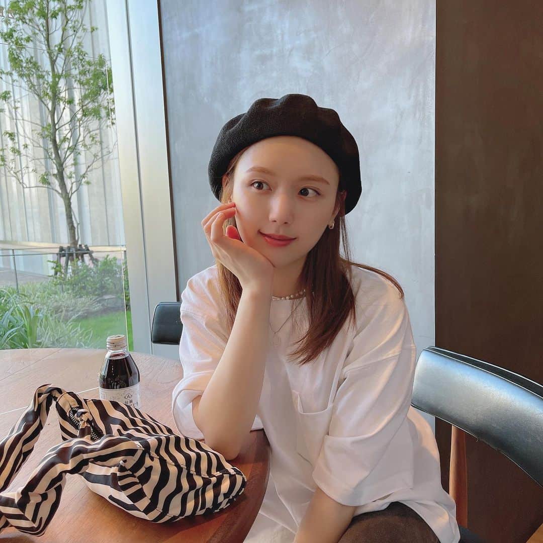 ひよんのインスタグラム：「🌈❤️  おはよー☀️ 今日は少しバタバタな日になりそう🤭 みんなはどー？🥰  もうすぐ4連休だね😆🌈 なにして過ごそうかな🤭🤔❣️  #ひよん」