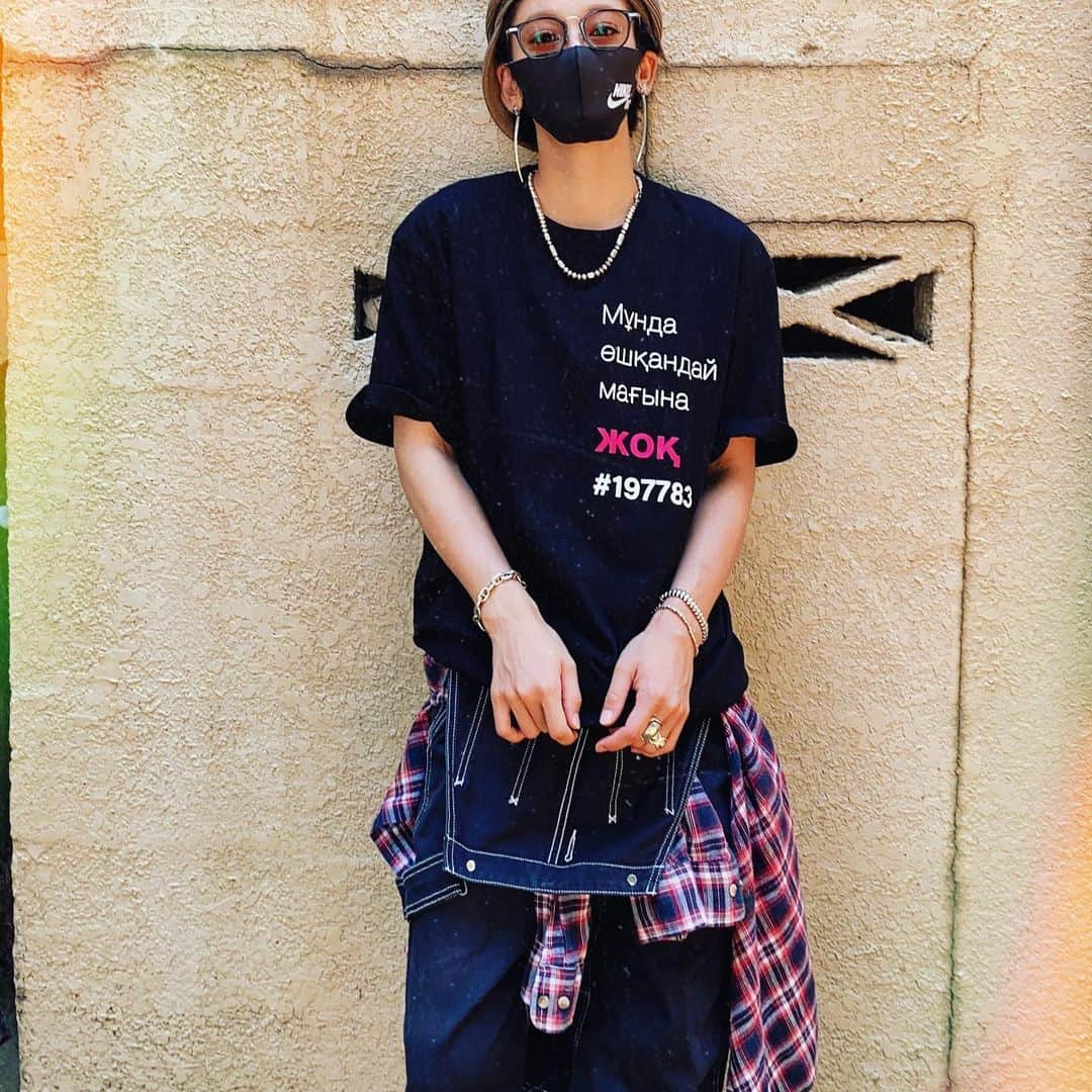 西山茉希さんのインスタグラム写真 - (西山茉希Instagram)「@wgd1897  @deligraphics0111  #tshirt  #tシャツコーデ #summer  オーバーオールはNIKEコラボですが、 マスクはNIKEではございません。 NIKUです。  #番長からのプレゼント #ありがとう #肉番長 #😂🙏😂」7月20日 8時42分 - maki.nshiyama50