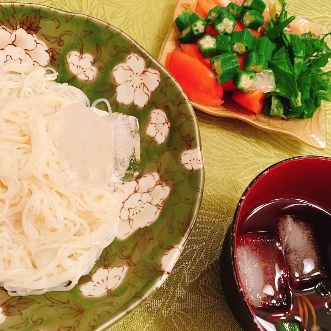 夢屋まさるさんのインスタグラム写真 - (夢屋まさるInstagram)「夏〜☀️🌊素麺にはミョウガと大葉よね😄」7月20日 19時17分 - yumeyamasaru