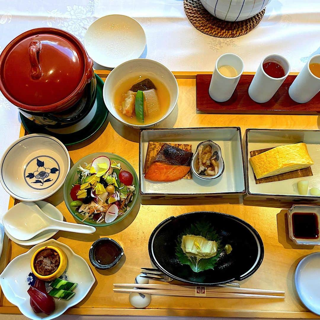 山田佳子さんのインスタグラム写真 - (山田佳子Instagram)「もりもり朝ごはん！美味しかったー🍚🍅🥬😆💕 ⁡ #元気がでる #美味しい #朝ごはん #健康食 #緑に囲まれて #中の坊瑞苑 #有馬温泉 #♨️」7月20日 13時29分 - yoshiko117