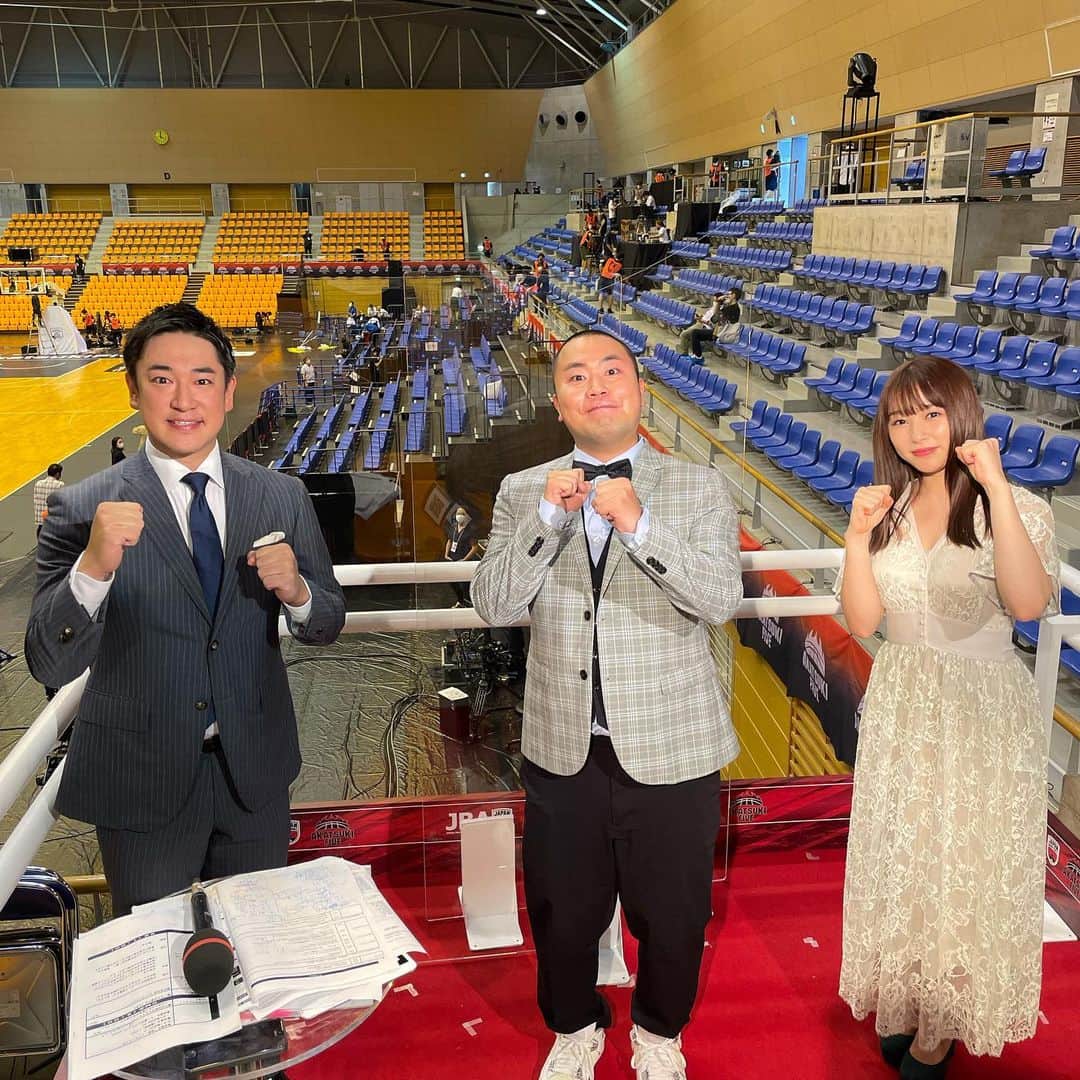 ハナコのインスタグラム：「➪𝔾𝕆ℕ𝕆𝕎➪ 7/18(日)におこなわれた「バスケットボール男子日本代表国際強化試合」の中継ゲストとして、岡部が出演させていただきました!! フランス代表🇫🇷との一戦が行なわれ、日本が81-75で接戦を制しました！ 手に汗握るプレーと、日本代表の歴史的勝利に大興奮！ 貴重な瞬間に立ち会わせていただきました☺️ スペインとの初戦も見逃せませんね🏀  #ハナコ岡部  #バスケ  #観ようぜ日本代表戦  #akatsukifive  #フォトスポットで岡部も記念撮影しました😎」