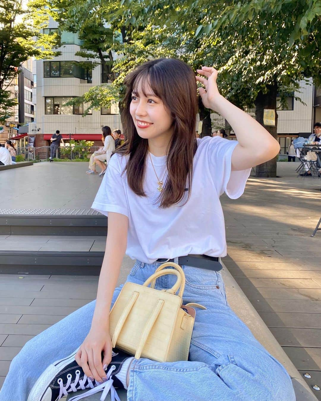 潘佳伊さんのインスタグラム写真 - (潘佳伊Instagram)「急に暑くなりすぎてついてけない🤷🏻‍♀️💧 耐えられないから日傘注文した🌂  この日は竜とそばかすの姫見に行ったよ〜🧚🏻‍♀️  #夏バッグ #夏カラー #夏ファッション #白シャツコーデ #白t  #夏コーデ #デニムコーデ #白tコーデ #tシャツコーデ #charlesandkeith #converse #zara #ambush #白tオーディション2021 #白tはヘインズ」7月20日 20時11分 - hankaichan