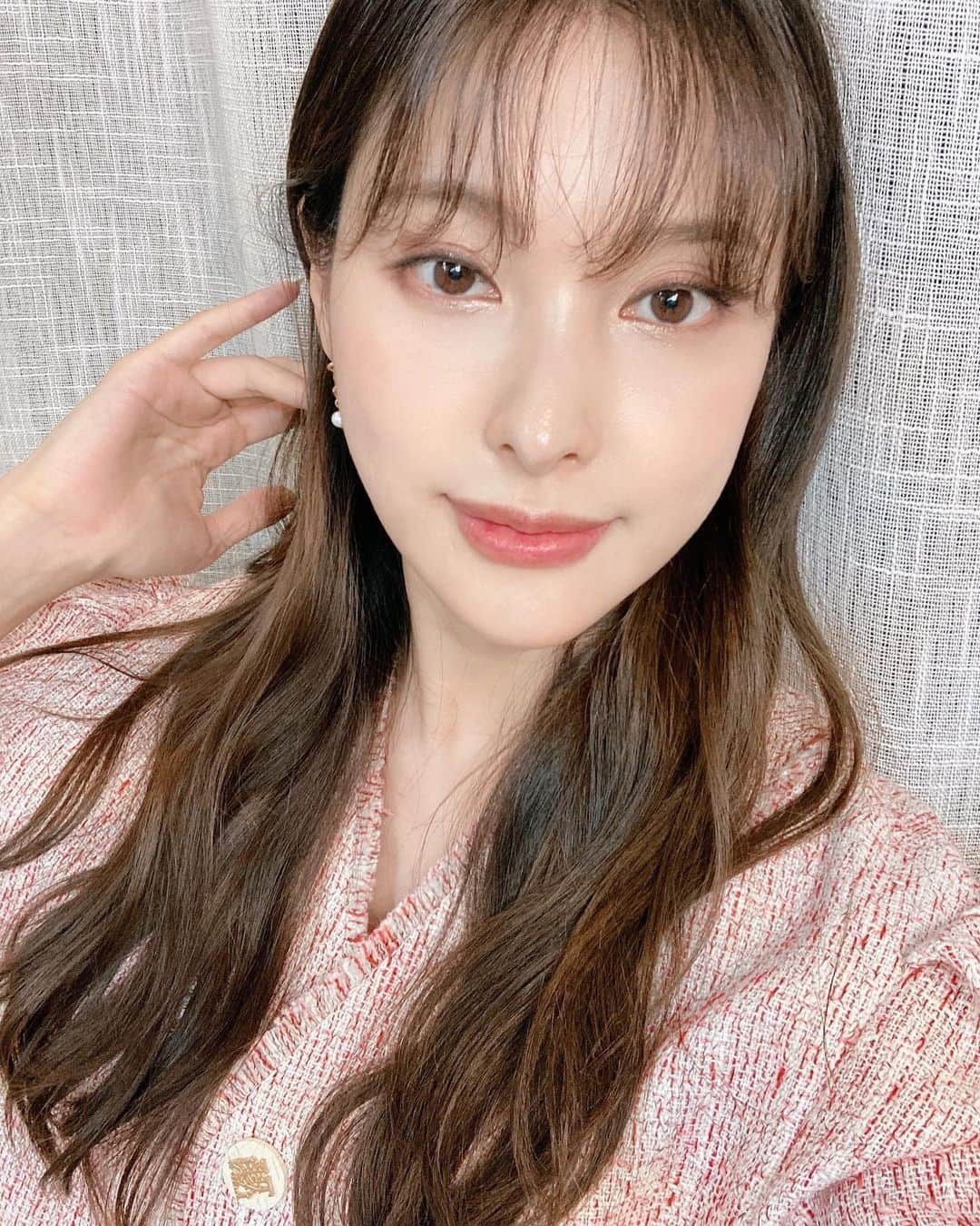 パク・ギュリさんのインスタグラム写真 - (パク・ギュリInstagram)「안 더운 척 🌸🌼」7月20日 15時12分 - gyuri_88