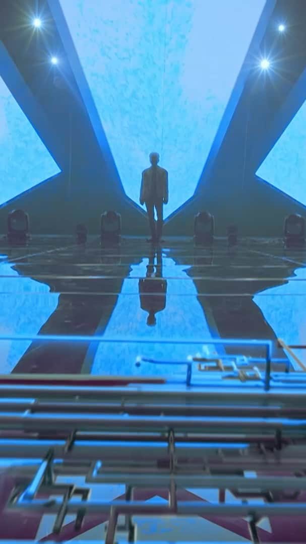 のインスタグラム：「~ @baekhyunee_exo ‘Light’ - Directors Cut #Light #Young #Trouble」