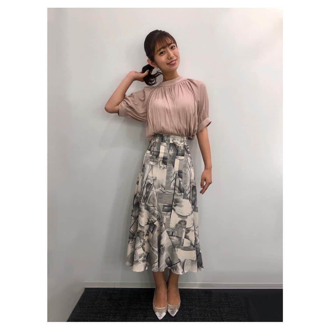 のインスタグラム：「👗 . 《Tue》 tops&skirt: @anysis_official  . #anysis の洋服は 細部まで可愛いから気分が上がります😌 あすもニュースパお願いします💓」
