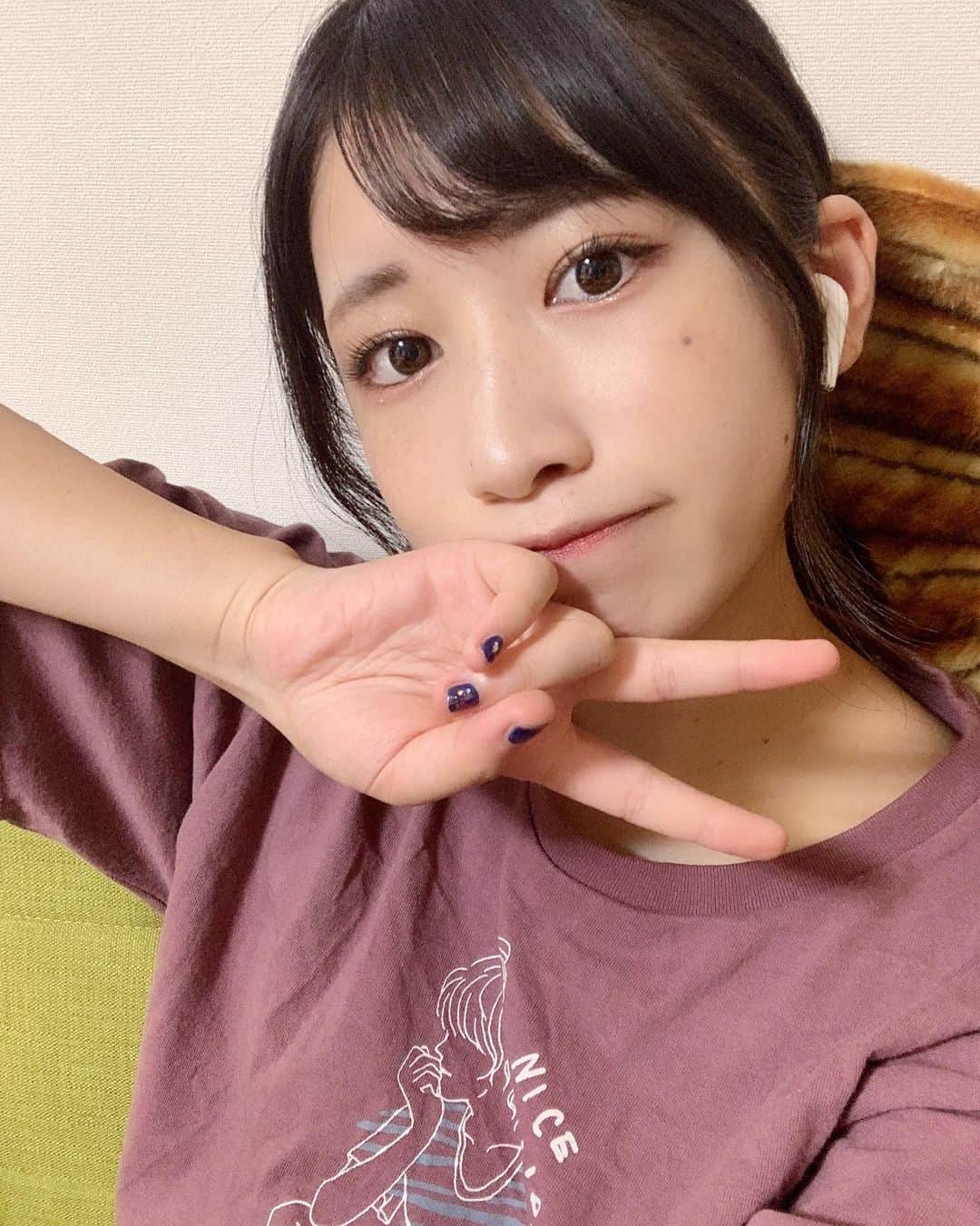 加藤一華さんのインスタグラム写真 - (加藤一華Instagram)「. 夏はネイルしたくなるね💅💙 この日のアイラインいい感じだ！  #nail #ネイル #夏だね  #夜空と花火みたいなネイル🎆 #耳からうどん〜 #ネイルの理由は #いつか分かるさ〜 #っていう #ひとりごと🥴」7月20日 22時22分 - ichika_kato