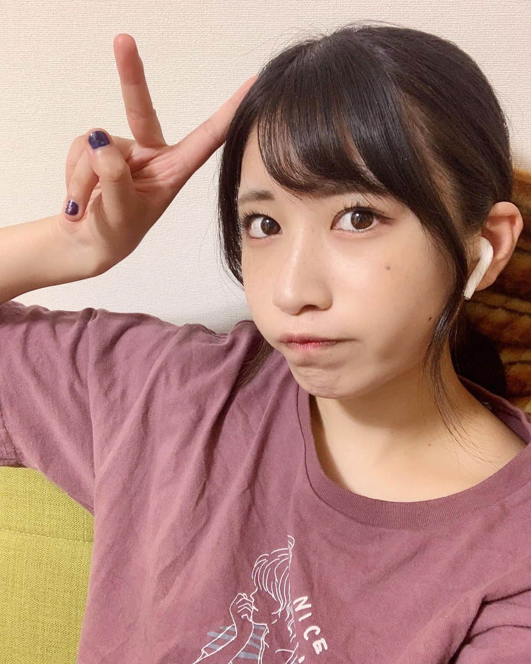 加藤一華さんのインスタグラム写真 - (加藤一華Instagram)「. 夏はネイルしたくなるね💅💙 この日のアイラインいい感じだ！  #nail #ネイル #夏だね  #夜空と花火みたいなネイル🎆 #耳からうどん〜 #ネイルの理由は #いつか分かるさ〜 #っていう #ひとりごと🥴」7月20日 22時22分 - ichika_kato