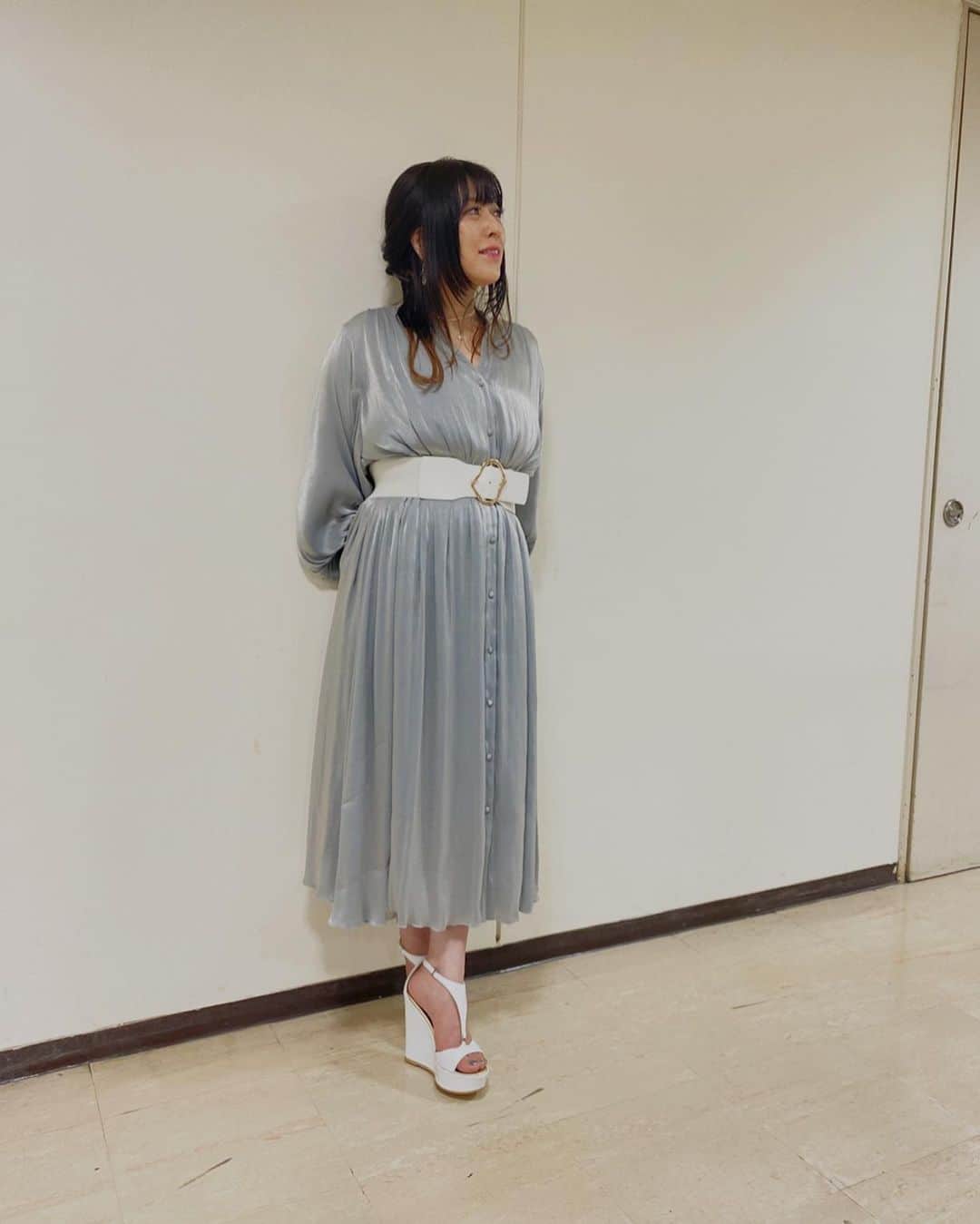 鈴華ゆう子のインスタグラム：「#NHK 総合  #うたコン ありがとうございました！生放送で生バンドでの歌唱、最高の時間でした。  #森山直太朗 さん作詞曲の  #カンパニュラ よろしくお願いします。   #鈴華ゆう子  #和楽器バンド のボーカル  #yukosuzuhana #wagakkiband」