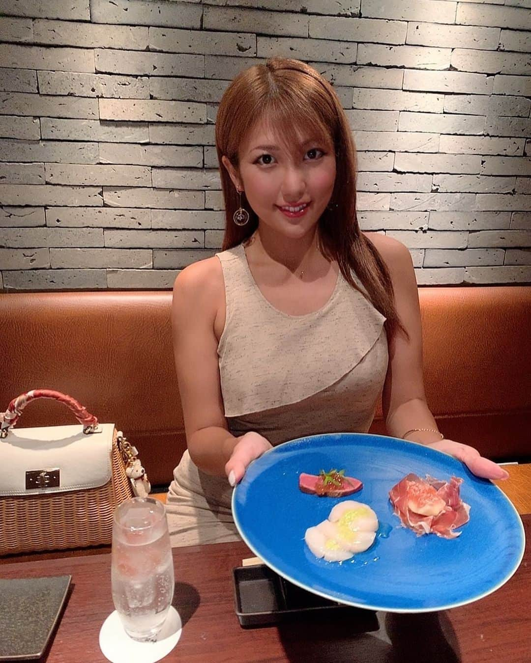 神谷麻美さんのインスタグラム写真 - (神谷麻美Instagram)「今日は #焼肉 だよ～🥰💖💖✨ 美味しかった〜🐃❤✨   #和牛焼肉とびうし #飯田橋グルメ  #飯田橋ディナー」7月20日 22時44分 - asamice428