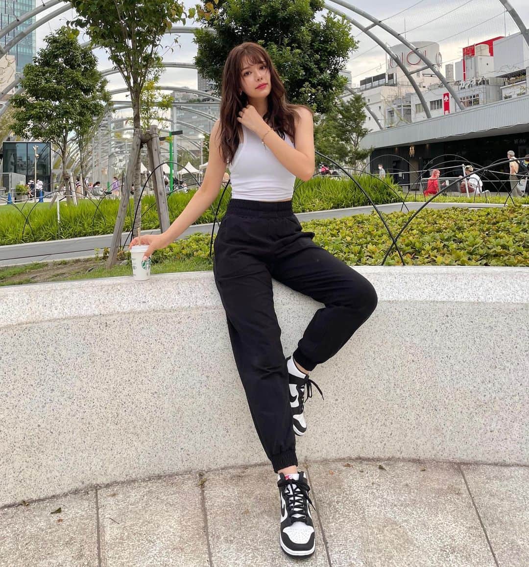 のインスタグラム：「夏だねん🌱 スウェットそろそろ暑くなってきた〜！ . . . #そふぃふく」