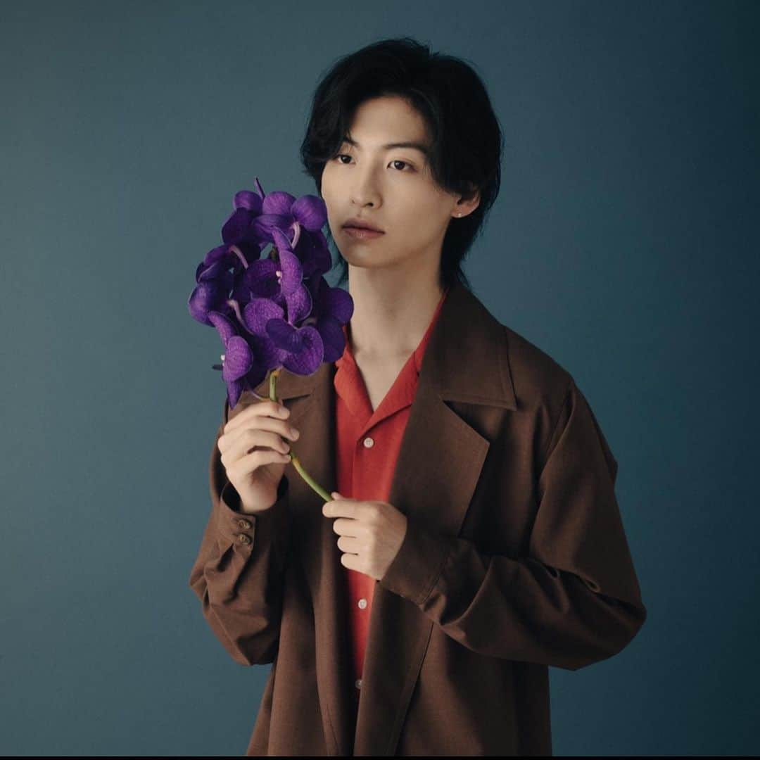 のインスタグラム：「新曲『花』配信スタートしました。 俺にとって凄く大切な曲です。 沢山の人に届きますように✨ そしてこの作品に力を添えてくれた方々に感謝です。 #花 #ORANGERANGE  #山田健登」