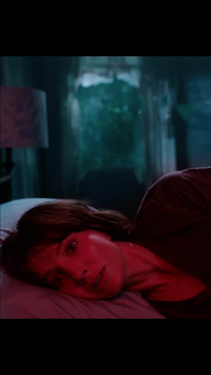 アナベル・ウォーリスのインスタグラム：「@creepypuppet @wbpictures @newlinecinema @maddiehassonofficial」