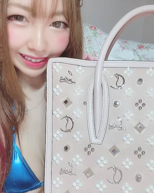 のインスタグラム：「ありがと #ルブタン #christiandior #Louboutin」