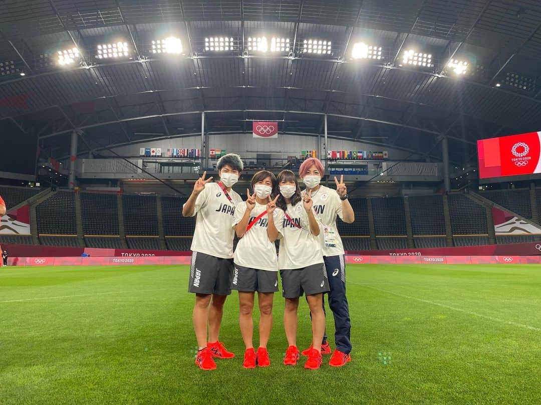 岩渕真奈さんのインスタグラム写真 - (岩渕真奈Instagram)「🇯🇵🇯🇵🇯🇵 ⁡ 夢の舞台で大好きなサッカーができる事に感謝して 楽しみながらばっちばちに戦いたいと思います🔥 やるべき事、やれる事はやってきたと思ってます。 ⁡ 自信を持って全員で🤝 ⁡ 応援よろしくお願いします！ ⁡ #tokyo2020」7月21日 14時41分 - iwabuchi.m_jp