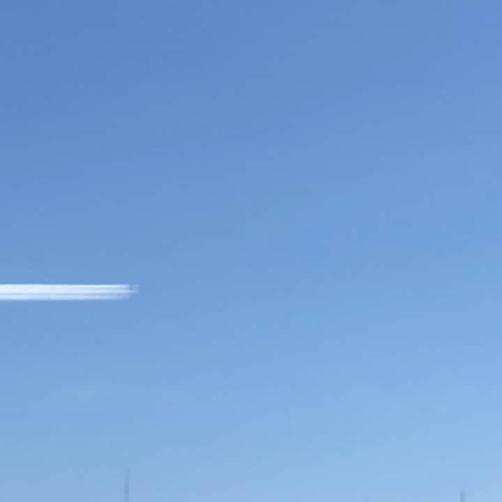 大西結花のインスタグラム：「ブルーインパルス 見えたよ！😍  #ブルーインパルス #blueimpulse #予行演習 #カッコいい #cool #東京オリンピック #飛行機 #tokyo #tokyo2020 #yuka #yukaonishi #大西結花 #見た #感激」