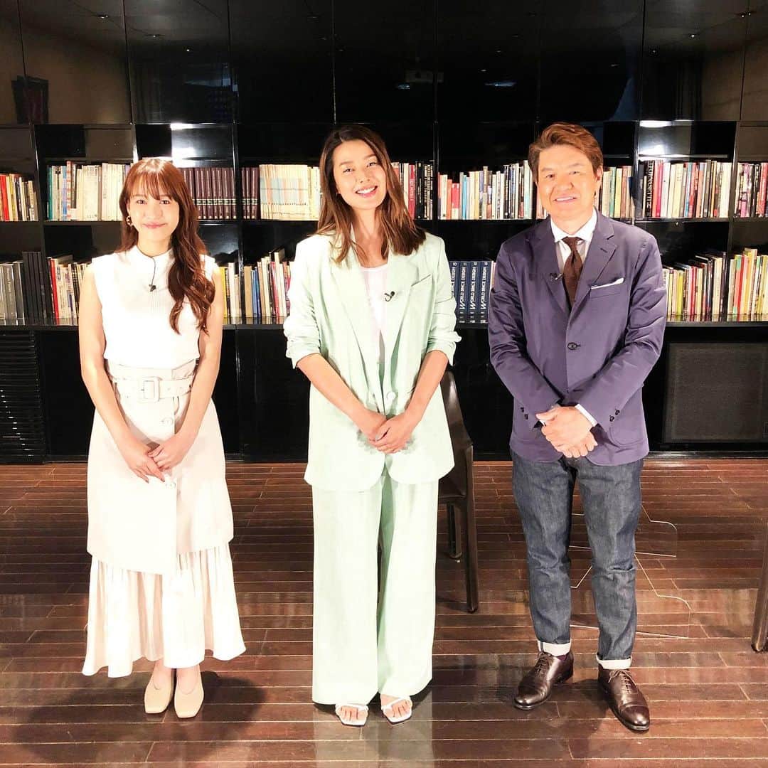 のインスタグラム：「今夜、 7月21日(水)22:00〜23:00 CSゴルフネットワークにてO.A‼️  銀座ゴルフ倶楽部　 presented by テーラーメイド　  今回のゲストは、 【すみれ】  MC：ヒロミ　 進行：鷲見玲奈　  #ゴルフネットワーク #銀座ゴルフ倶楽部 #テーラーメイドアパレル @taylormade_golf_japan_apparel_ #テーラーメイド #ゴルフ #すみれ #鷲見玲奈 #ヒロミ」
