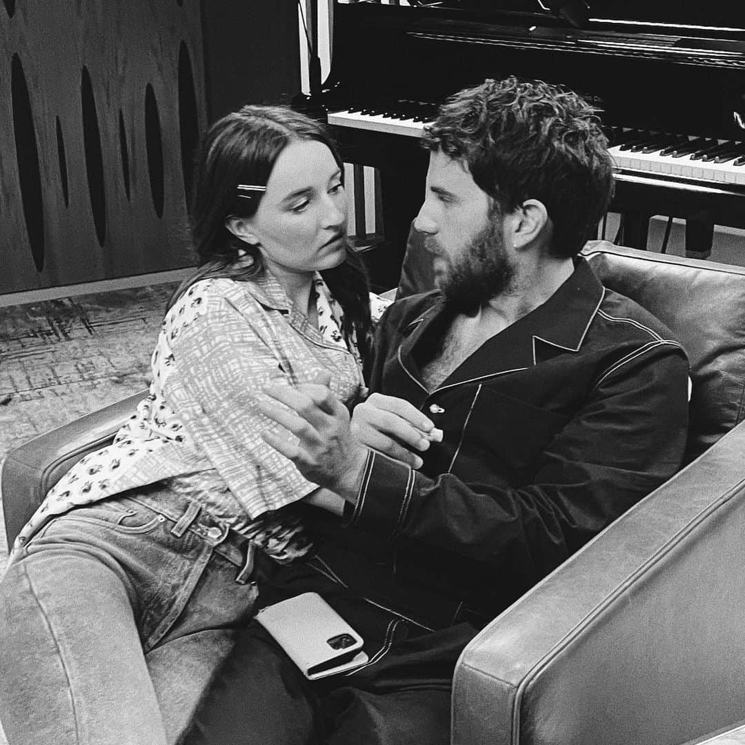 ケイトリン・ディーヴァーのインスタグラム：「yay! @dearevanhansenmovie is opening @tiff_net. I can’t wait for the world to see this boy’s special performance. ❤️ 📸: @nikdodani」