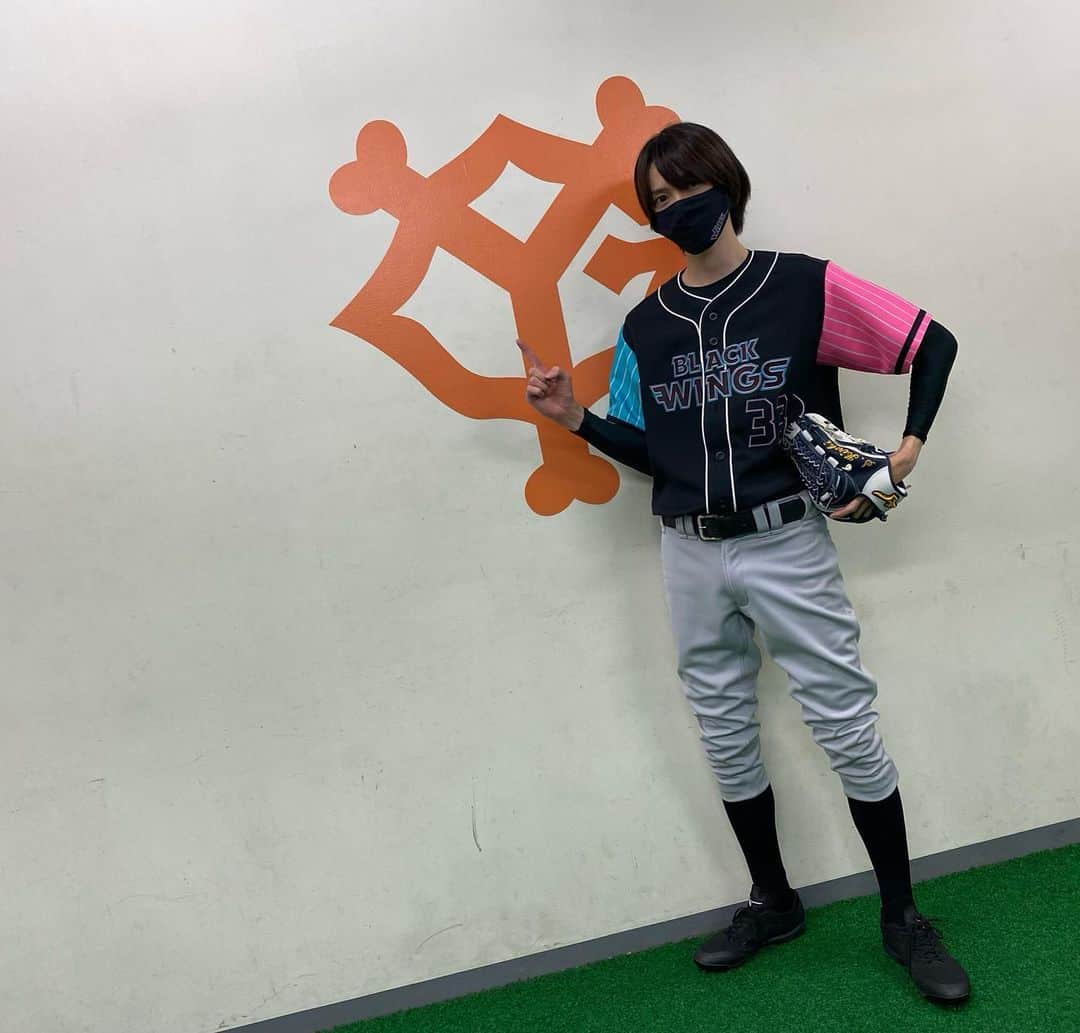 笹森裕貴さんのインスタグラム写真 - (笹森裕貴Instagram)「東京ドームで野球をやりました⚾️ 余韻が抜けません。。。 #アクターズリーグ #この日のために作ったオーダーグラブ #毎日触ってた #やはり野球最高 #スポーツは世界を救う #夢叶う #実現させてくれた皆様 #本当にありがとうございました #全身筋肉痛 #心地良い」7月21日 8時32分 - hiro.0621.hiro