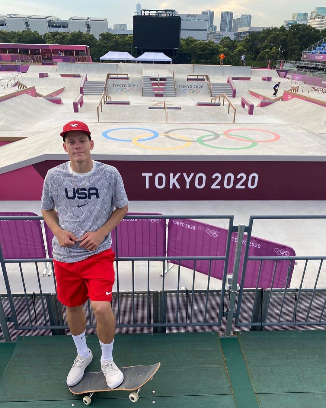 ジェイク・イラーディのインスタグラム：「Olympics! We made it!  Thank you Skateboarding」