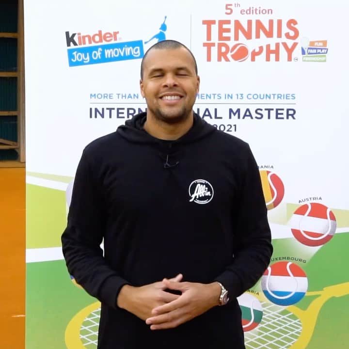 ジョー＝ウィルフリード・ツォンガのインスタグラム：「@kinderjoyofmoving ❤️  #TsongaTeam #TennisTrophy #MoreThanATrophy #kinderjoyofmoving #joyofmoving #letjoywin #TennisTrophy2021」