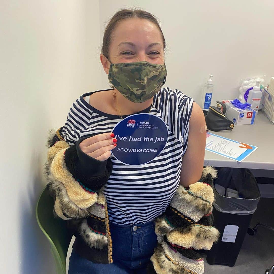 セレステ・バーバーのインスタグラム：「I got it!   Get it if you can and let’s kick this in the dick!   The excellent front line workers that are keeping us safe are the sexiest SUPERHEROES in all the universes!」