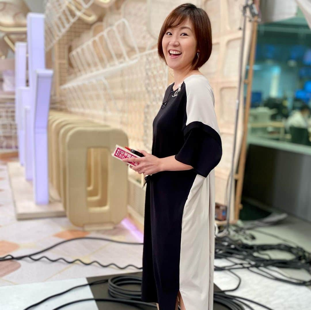 フジテレビ「プライムニュース イブニング」さんのインスタグラム写真 - (フジテレビ「プライムニュース イブニング」Instagram)「#イット ！放送中です   ●五輪 #ソフトボール 勝利も異例の #無観客 ●３年連続被害…百合泥棒に怒り ●節約とオシャレ… #年金 やりくり素敵生活 ●老舗の #夏グルメ ！創業100年の懐かしい #カレー 暑い日に冷たい #五目そば &大人気 #うなぎ弁当   ぜひご覧ください！ #加藤綾子 @ayako_kato.official #石本沙織   #榎並大二郎 @enami_daijiro   #木村拓也 @takuya.kimura0801   #住田裕子   #ガチャピン @gachapin_official #三井良浩   #佐久間みなみ @sakuma_minami   #フジテレビ #アナウンサー 公式HP：https://www.fujitv.co.jp/livenews_it/ FNNプライムオンライン：https://www.fnn.jp/」7月21日 15時49分 - livenews_it