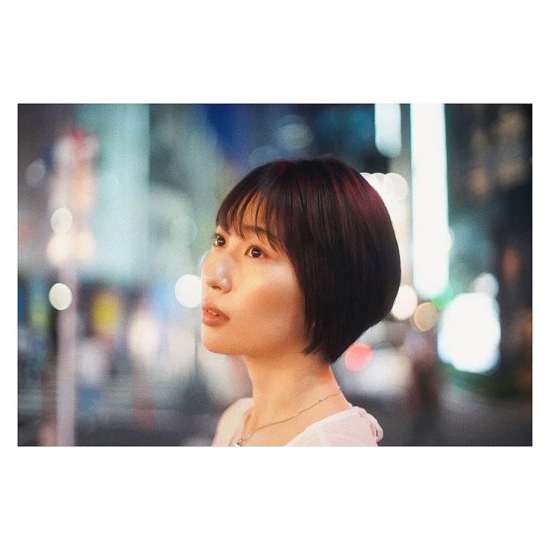 増田有華さんのインスタグラム写真 - (増田有華Instagram)「＊  渋谷。  @kents 作品撮りしてもらいました。 出会って2回目で撮影って特殊。  @fuki__nishiyama さんの艶々メイク好きでした♡  ・ ・ ・ #先日の #作品撮り #ネオン #夜景 #渋谷 #撮影 #カメラ #フィルム」7月21日 16時04分 - masuyuka_official