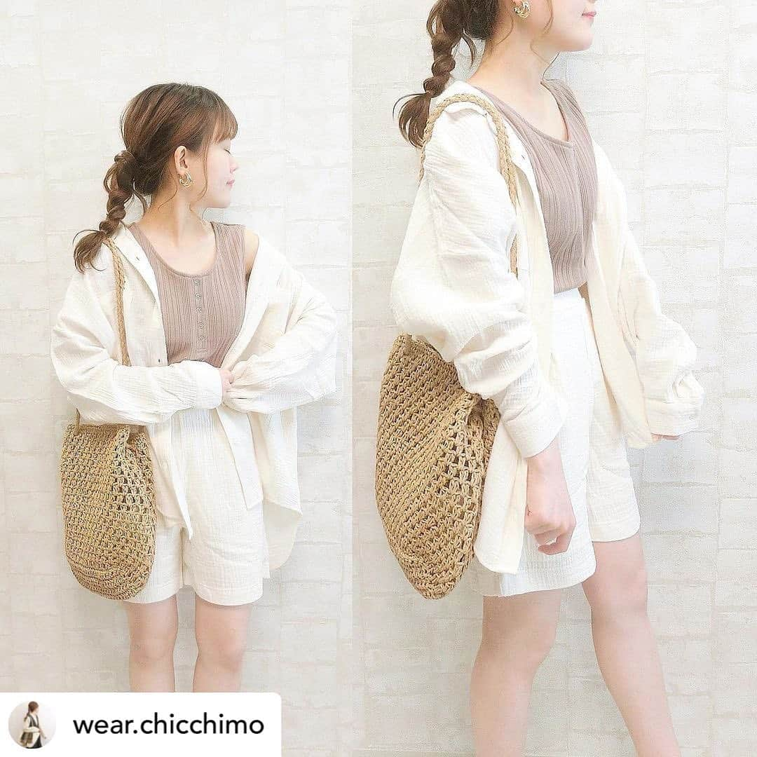 GRLさんのインスタグラム写真 - (GRLInstagram)「【👆画像をタップすると購入できるよ👆】 @wear.chicchimo さん にGRL商品着用して頂いております💕 ありがとうございます✨ . @grl_official #グレイル #grl #プチプラ #ootd #fashion #プチプラコーデ #outfit #ファッション #可愛い #かわいい #コーデ #コーディネート #cute #大人カジュアル #カジュアルコーデ#GRL購入品#グレイル購入品#購入品 #ノースリーブワンピース #ウェッジソール #ペーパーバッグ」7月21日 17時00分 - grl_official