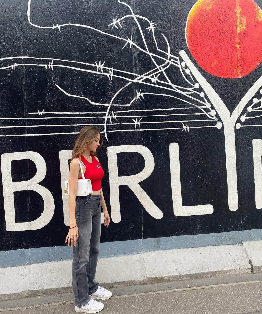 サクラ・キルシュさんのインスタグラム写真 - (サクラ・キルシュInstagram)「Berlin wall  . ベルリンの壁、とっても心に残りました . #berlin #berlincity #berlinermauer #mauerberlin #berlinberlin #berlinberlin #berlinvibes #berlin2021 #mauer #ootd #ootdfashion #ootdstyle #instagood #instagram #insta」7月21日 18時46分 - sakura_kirsch
