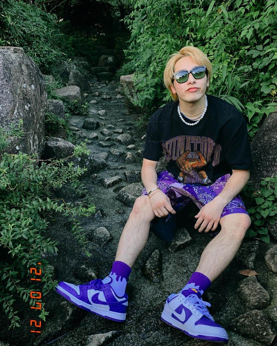荒木駿平のインスタグラム：「🌳🌳🌳🥦🌳  暑すぎて涼しそうな場所に一旦、避暑。 夏って日中も夕方も夜も雰囲気が違うから楽しい🦦  #あつすぎ　#なつすぎ #でもまだまだ暑くて熱い日が来そう😏  #全体図で見ると色合い茄子 #🍆🍆🍆🍆」