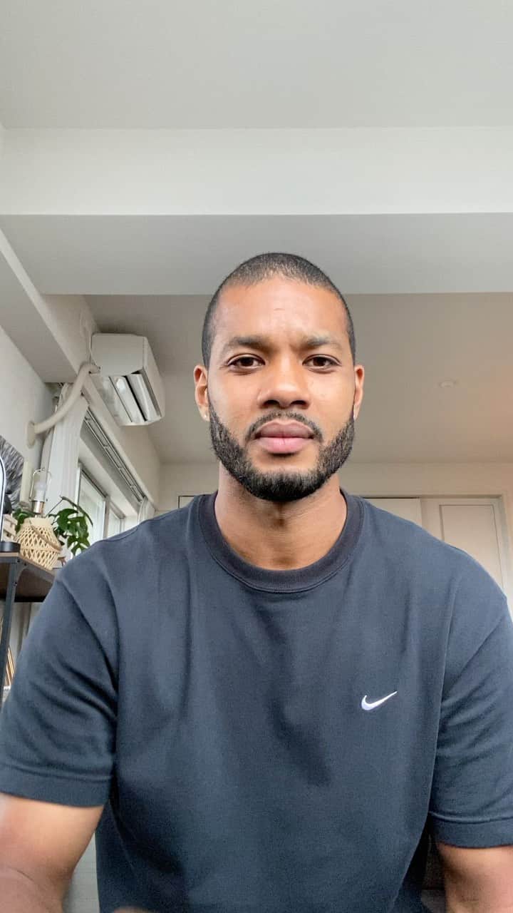 カルフィン・ヨン・ア・ピンのインスタグラム：「I’m sad to say that I’m leaving Yokohama FC. I’d like to thank my teammates for being one of best group of people I’ve worked with and I’d also like to thank the supporters for always being in my corner. I’m excited to see what the future holds for me.   And no I ain’t quitting football. I was emotional by the time of this recording 😅 It happens 😊」