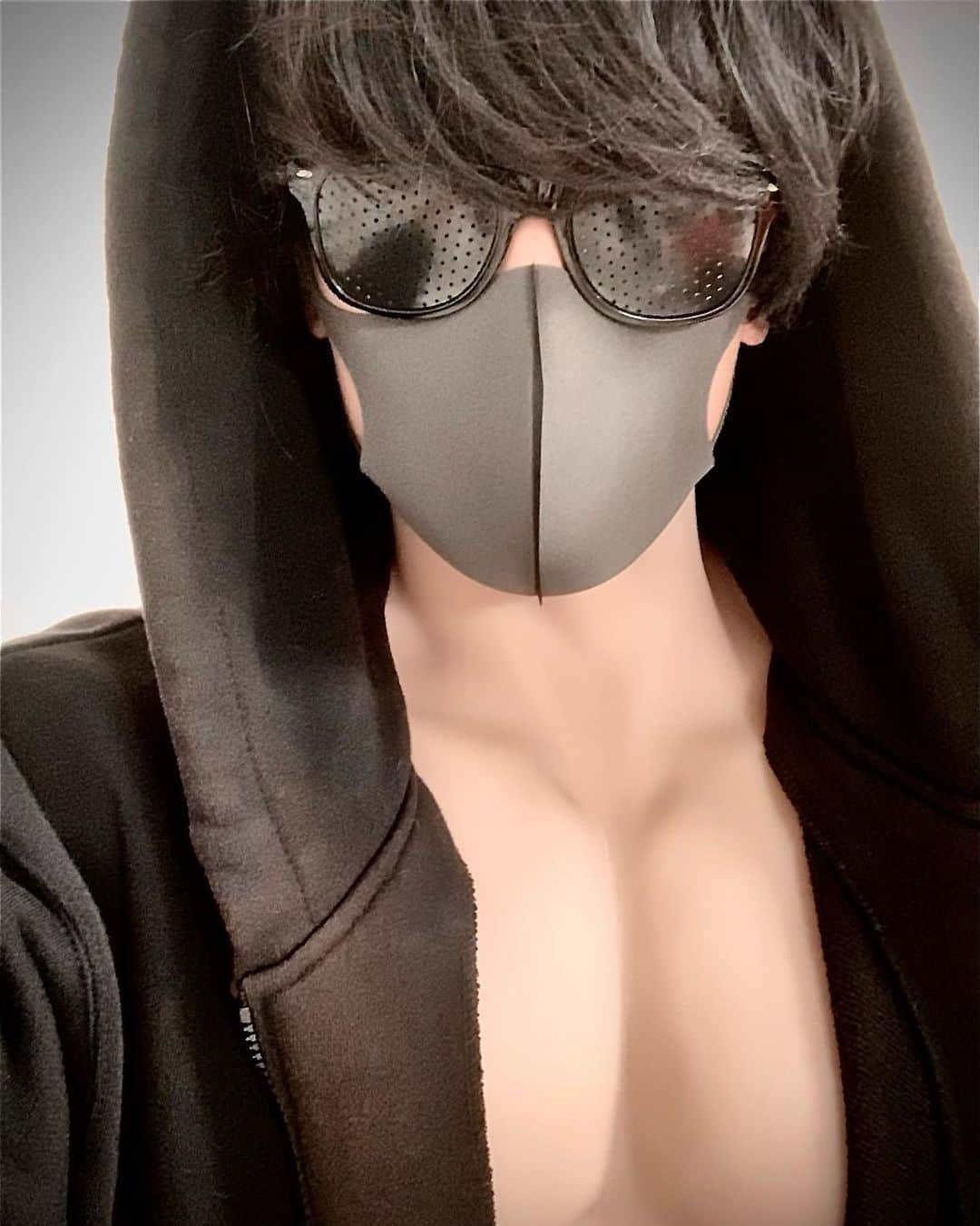 イーサンのインスタグラム：「お久しぶりです  最近暑いですねー」