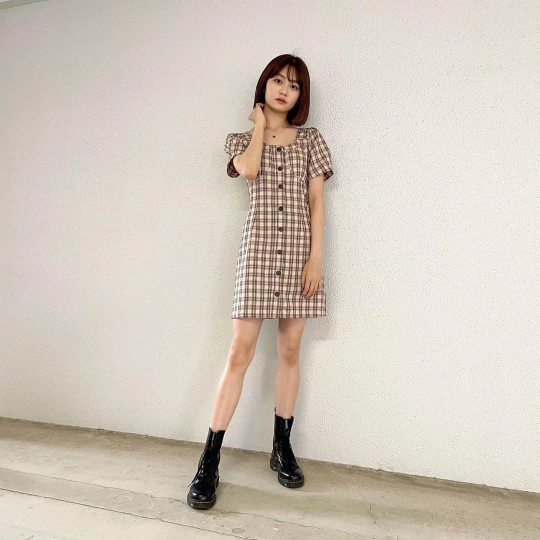 安村真奈のインスタグラム：「とてもスタイルが良く見えるワンピース💎 女の子なデザインが可愛い！  #gu_for_all  #GUstyle #gupr #MIXMANIA #チェックワンピース」