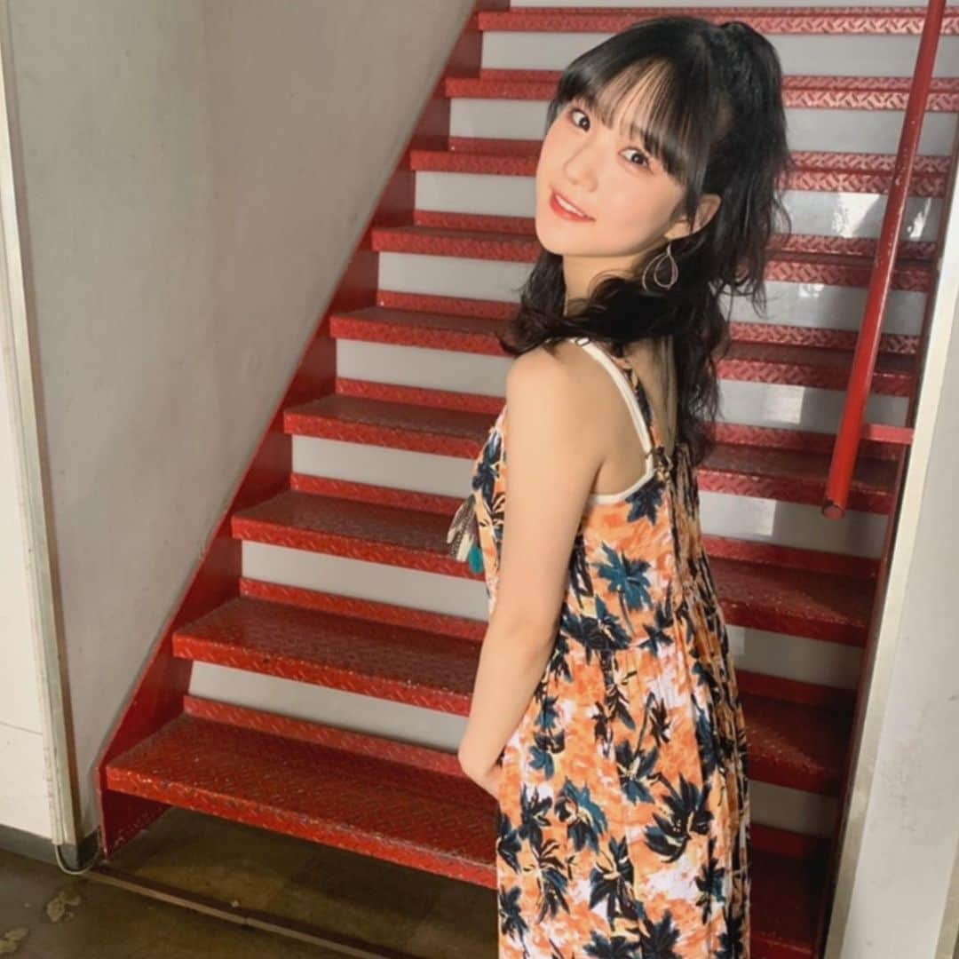 稲場愛香さんのインスタグラム写真 - (稲場愛香Instagram)「🥥 すっかり夏だね〜 ⁡ グッズチェックしてね♪ ⁡ ⁡ #juicejuice #稲場愛香 #まなかん #アイドル #idol  #helloproject #ハロプロ #グッズ #夏 #海 #summer」7月21日 20時20分 - manaka_inaba.official