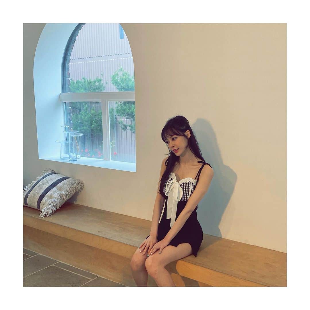 ユミンのインスタグラム：「사진첩 털기..자주업뎃할게요.. 🖤(이러고몇개월동안 아무소식없다며..ㅋ1ㅋ1😏)」