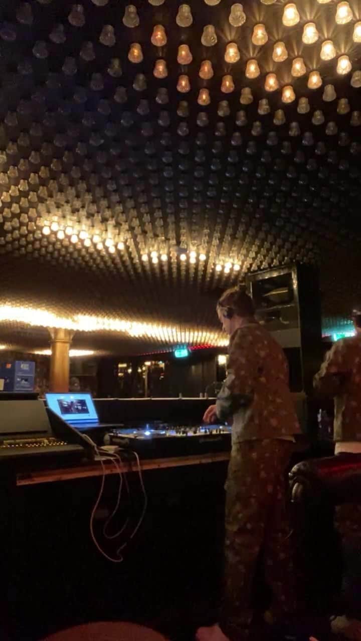 Yellow M.F. Clawのインスタグラム：「T W I T C H  B I T C H」