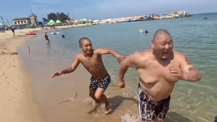 ショリのインスタグラム：「우리 함께한 이여름 썸머타임~🎶🎵 #summertime 🌞❤🏀 🎥 @mightymouth237  #balllife #yale #예일 #spalding #스팔딩」