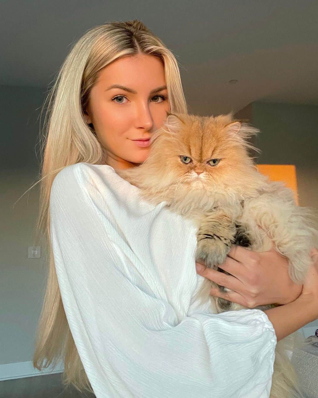 Polina Sitnovaのインスタグラム：「muffin & me 🤍  she is a rescue 🥰 adopt don’t shop ❤️」