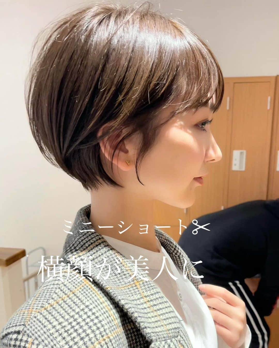 ✂︎伊輪/ショート&ボブ/銀座/渋谷/亀戸/美容師✂︎さんのインスタグラム写真 - (✂︎伊輪/ショート&ボブ/銀座/渋谷/亀戸/美容師✂︎Instagram)「『i.』✨✨✨ . サロンワークを　大阪、東京、亀戸の3店舗でしています✂︎✂︎✂︎ . ◆OSAKA店＊出勤スケジュール◆ 7月23.24.25. 8月5.6.7.8.20.21.22 . ◆East亀戸店＊出勤スケジュール◆ 7月29.30.31  8月1.13.14.15 . ◆TOKYO渋谷店◆ 9月オープン予定＊ご予約はまだ開始してません。 . ただ今、8月いっぱいまでの東京、亀戸のご予約は埋まっております。OSAKA店は7月23日より、まだご予約できますので、僕のインスタのプロフィールURLからサロンワークスケジュールをみてみてください！！ . ネットご予約が✖︎の場合でもお電話だとご予約可能です！ . 『i.East 』亀戸店 ☎️03-5875-5992 『i.OSAKA』 大阪店 ☎️06 6538 5503 . ★敷居は高いと思われがちですが★そんな事はありません！！！ 年齢も関係ないです！！！カリスマでもありません！！かなり気さくな美容師だと自負しております😊 . 10代〜50代、60代、70代でももちろんOKです*\(^o^)/*僕のお客様は年齢層はほんとーーーーーに幅広いので遠慮なくオーダーしください！！ . プロフィールのウェブサイトをクイック⭐️」7月22日 17時20分 - iwa_short