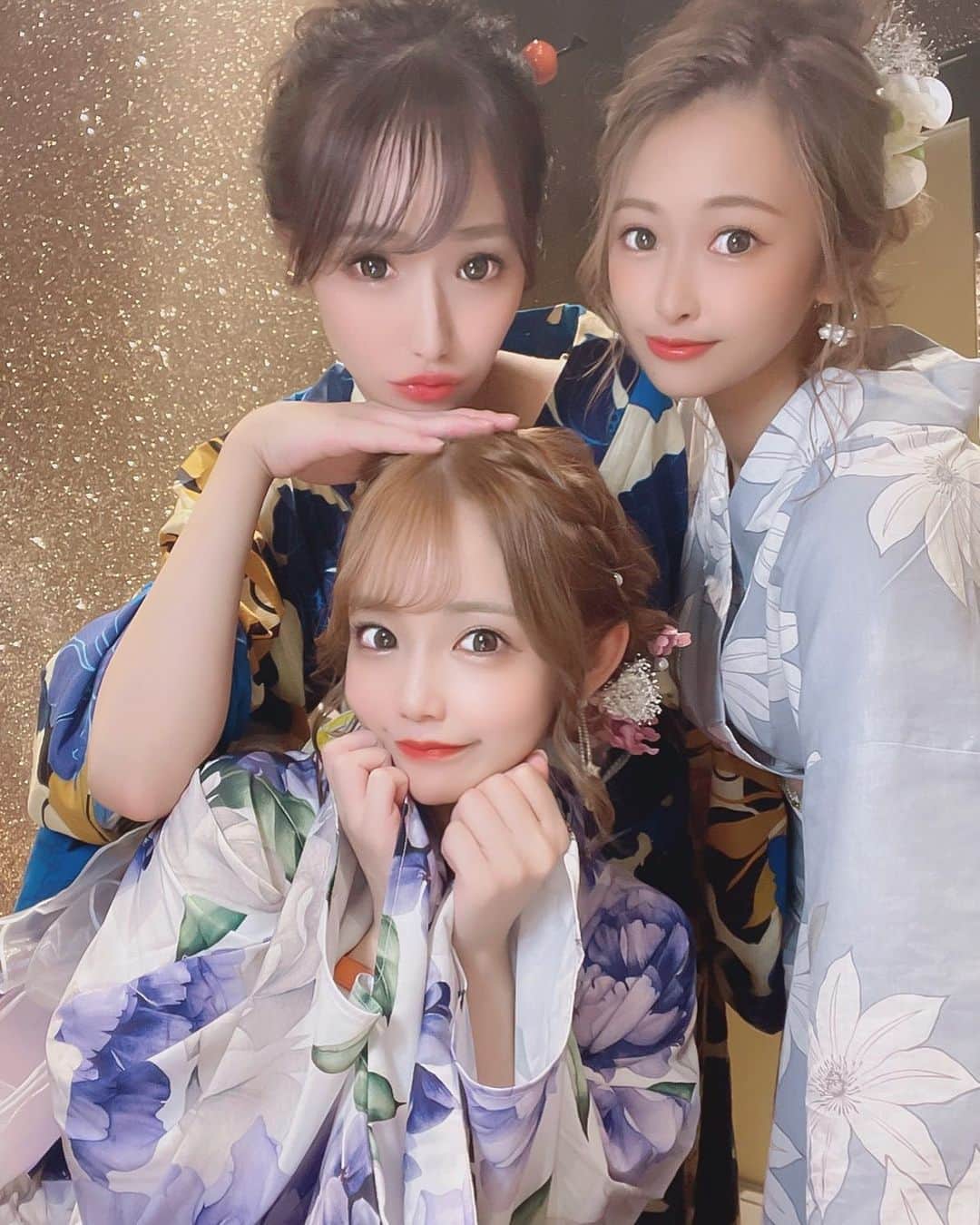 桜木せりなのインスタグラム：「安定の三姉妹 . . . #浴衣 #浴衣イベント #浴衣女子 #名古屋 #錦 #錦3 #salondegold #キャバクラ  #キャバ嬢 #クラブ  #ニュークラブ #ラウンジ #自撮り #シャンパン #歌舞伎町 #六本木 #銀座 #北新地  #ミナミ #中洲 #すすきの #followforfollowback #いいね #followｍe #follow #かわいい #instalike #instagood #likesforlike  #いいね返し」