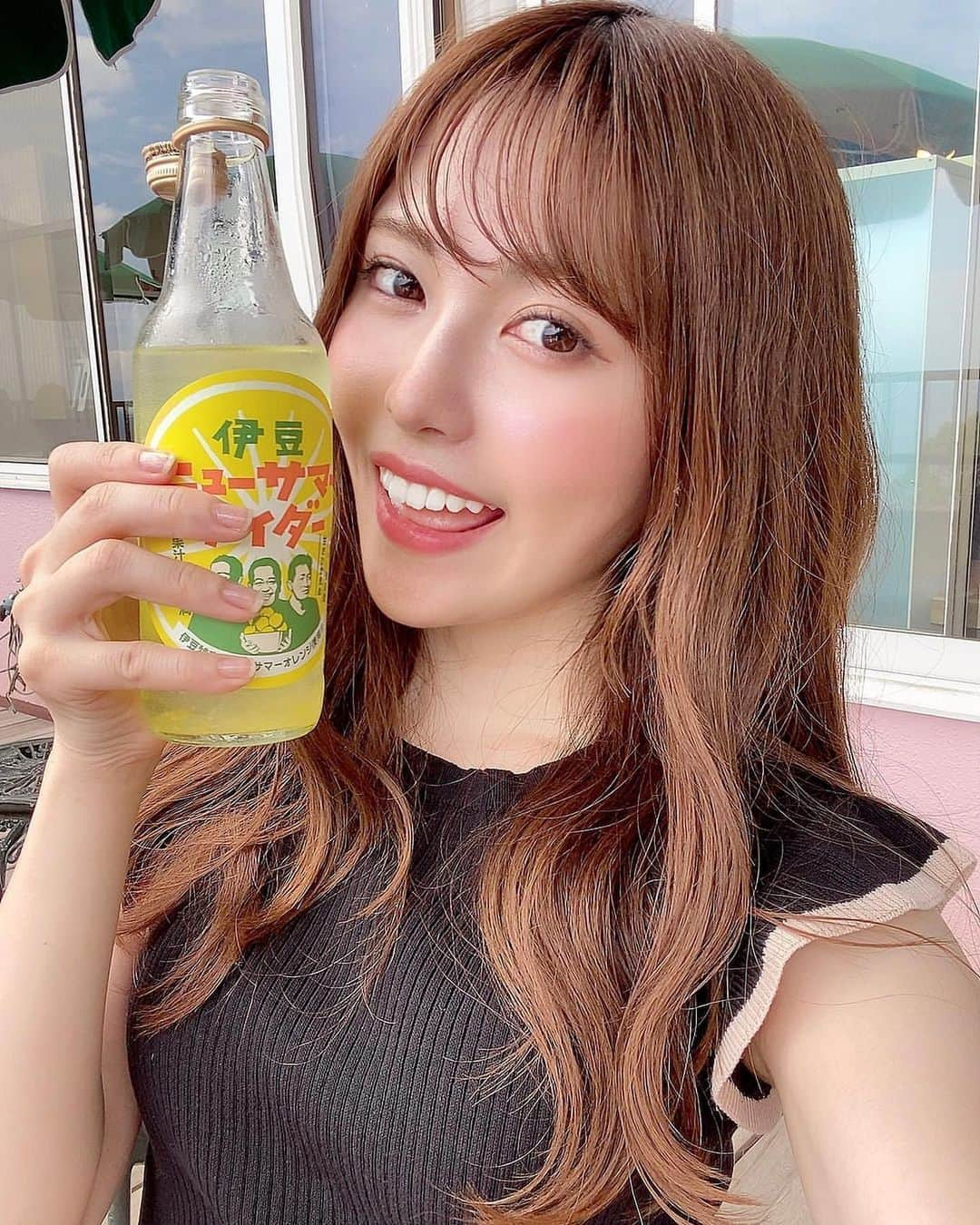 美女美容事情さんのインスタグラム写真 - (美女美容事情Instagram)「《旅先のご当地サイダー🍹🗾》 *⁠ 今回ご紹介させて頂きますのは!!👀❤︎⁠⠀ ちゃきさん< @chiii1000927 >の素敵なお写真📸⁠⠀⁠⠀⁠⠀⁠ *⁠⠀⁠⠀⁠⠀⁠⠀ 顔面偏差値が高すぎます💖 伊豆のご当地サイダー美味しそうですね✨🍹 *⠀⁠⠀⁠⠀⁠⠀⁠⠀ ちゃきさん< @chiii1000927 > ⁠⠀⁠⠀⁠⠀⁠⠀ 素敵な投稿ありがとうございました☺️📸✨ *⠀⁠⠀⁠⠀⁠⠀⁠⠀ ちゃきさんのアカウントには他にも素晴らしい投稿が沢山ありますので是非覗いてみてくださいね💁‍♀️💙⁠⠀⁠⠀⁠⠀⁠⠀ *⠀⁠⠀⁠⠀⁠⠀⁠⠀ △▼△▼△▼△▼△▼△▼△▼△▼△▼ ⁠⠀⁠⠀⁠⠀ ❤🧡💛「美女美容事情」💚💙💜⠀⠀⠀⠀⠀⠀⠀⠀⠀⠀⠀⠀⠀⠀⁠⠀⁠⠀⁠⠀⁠⠀⁠⠀ 👇掲載ご希望の方は👇⠀⠀⠀⠀⠀⠀⠀⠀⠀⠀⠀⠀⠀⠀⠀⁠⠀⁠⠀⁠⠀⁠⠀⁠⠀ @b_b_j.jタグ付けと🖤 # ビジョビ ⁠⠀ 🖤タグ付けお願いします✨⠀⠀⠀⠀⠀⠀⠀⠀⠀⠀⠀⠀⠀⠀⠀⁠⠀⁠⠀⁠⠀⁠⠀⁠⠀ △▼△▼△▼△▼△▼△▼△▼△▼△▼ ⁠⠀⁠ #美女 #美容 #かわいい #旅行女子 #ファッション #静岡 #伊豆 #お土産 #サイダー #ご当地サイダー  #旅行 #静岡旅行 #ナチュラルメイク #ナチュラル」7月22日 18時21分 - b_b_j.j