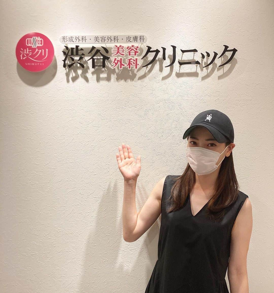 竹村真琴さんのインスタグラム写真 - (竹村真琴Instagram)「* 定期的に通ってる渋谷美容外科クリニックさん💆🏻‍♀️ いつもハイフやってもらってます🥰 顔のたるみ&浮腫みがシュッと引き上がる🤩 施術直後から効果が目に見えてわかるので、凄く嬉しい😊 体重増えてもハイフやっておけば顔が小さいから太ったことがなかなかバレないのでおすすめ🐖💕笑 . . . #渋クリ #渋谷美容外科クリニック #golf  #lpga #女子プロゴルファー #ゴルフ女子 #ハイフ #hifu #医療ハイフ #リフトアップ #小顔 #引き上げ #引き締め #肌ケア #アンチエイジング #アンチエイジング効果 #たるみ改善 #たるみ #たるみケア #スキンケア #アンチエイジングケア #リップアートメイク #まゆげ #眉毛アートメイク #アートメイクリップ #美容皮膚科 #美容外科 #美容マニア #美容 #美容好きな人と繋がりたい」7月22日 18時20分 - makototakemura_golf