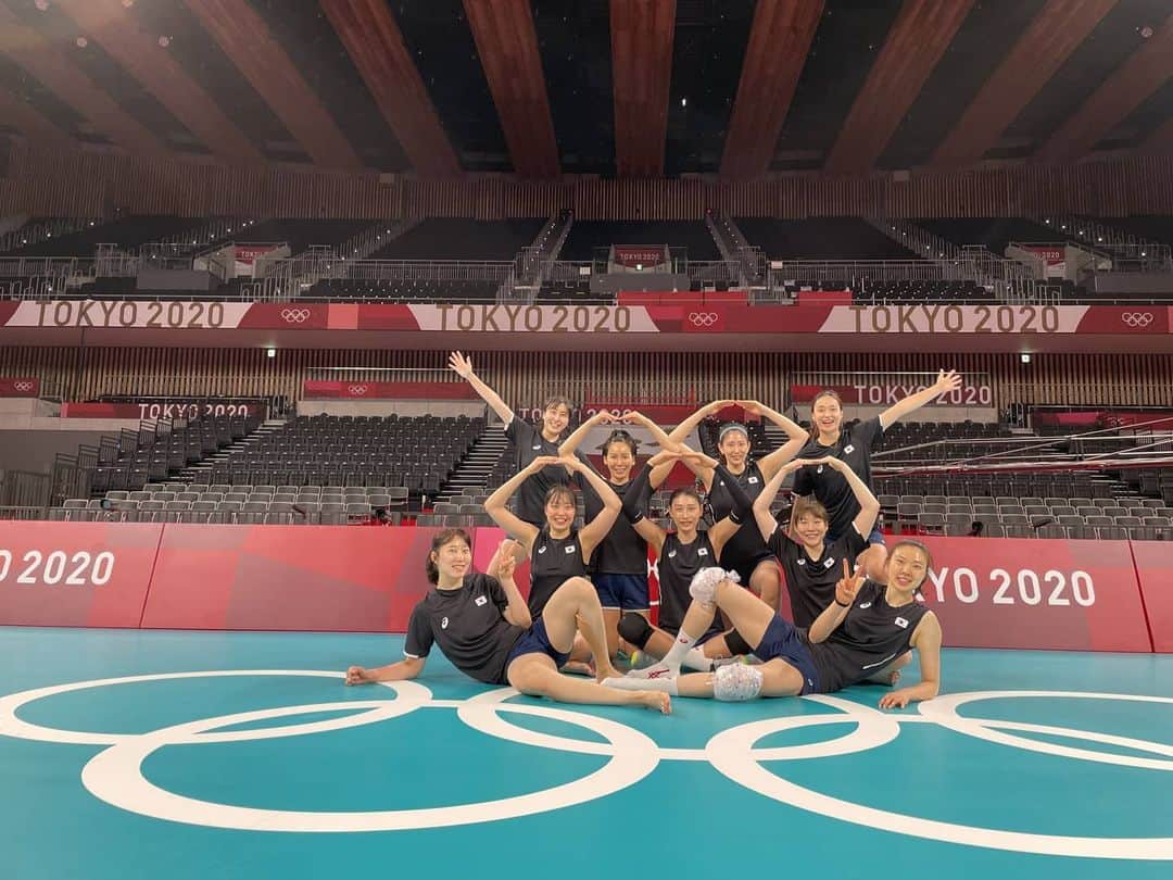 キム・ヨンギョンさんのインスタグラム写真 - (キム・ヨンギョンInstagram)「Team korea 🇰🇷🏐 #tokyoolympics」7月22日 10時47分 - kimyk10