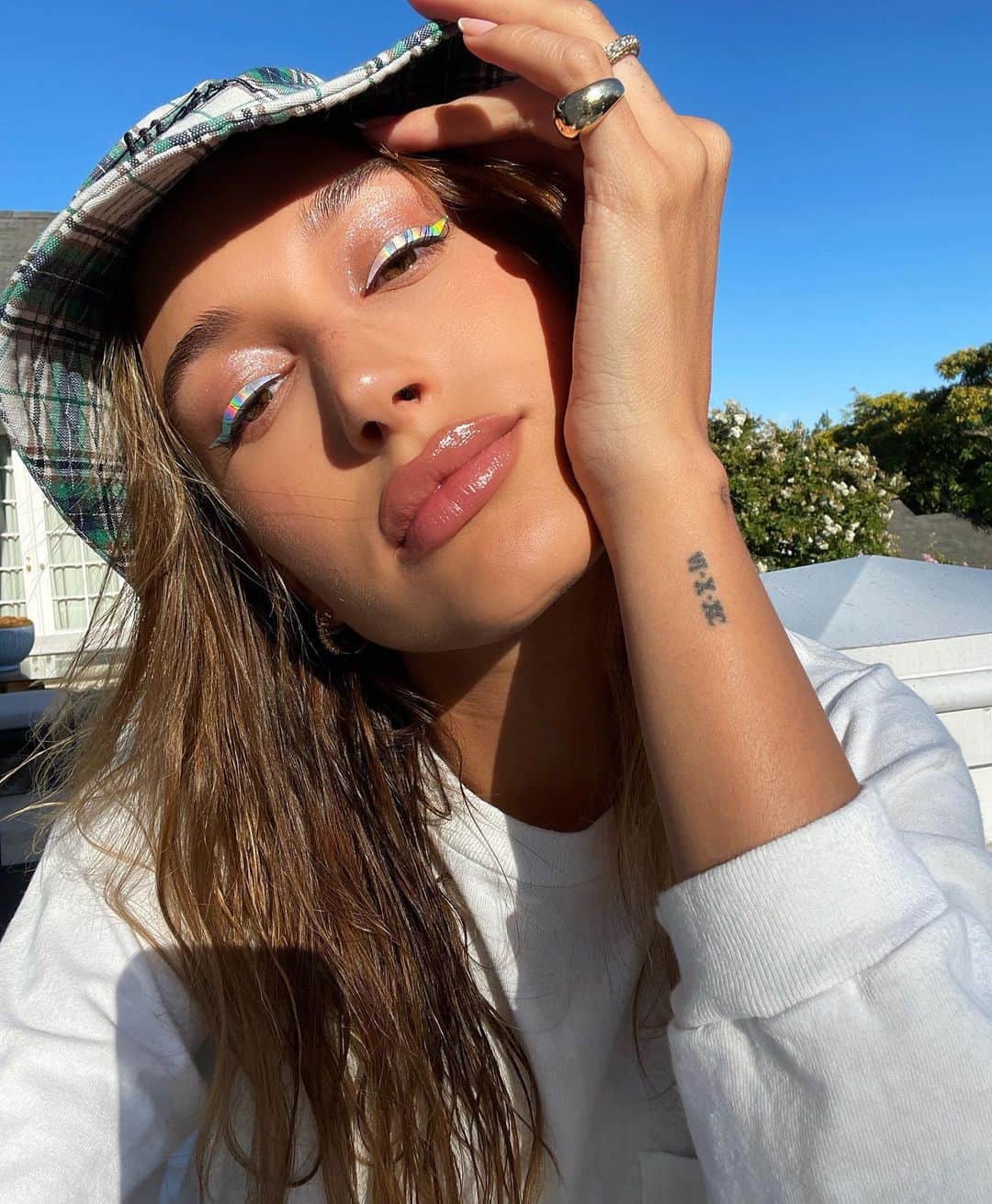 ハイレイ・ロード・ボールドウィンのインスタグラム：「had a little too much fun with my glam tonight」