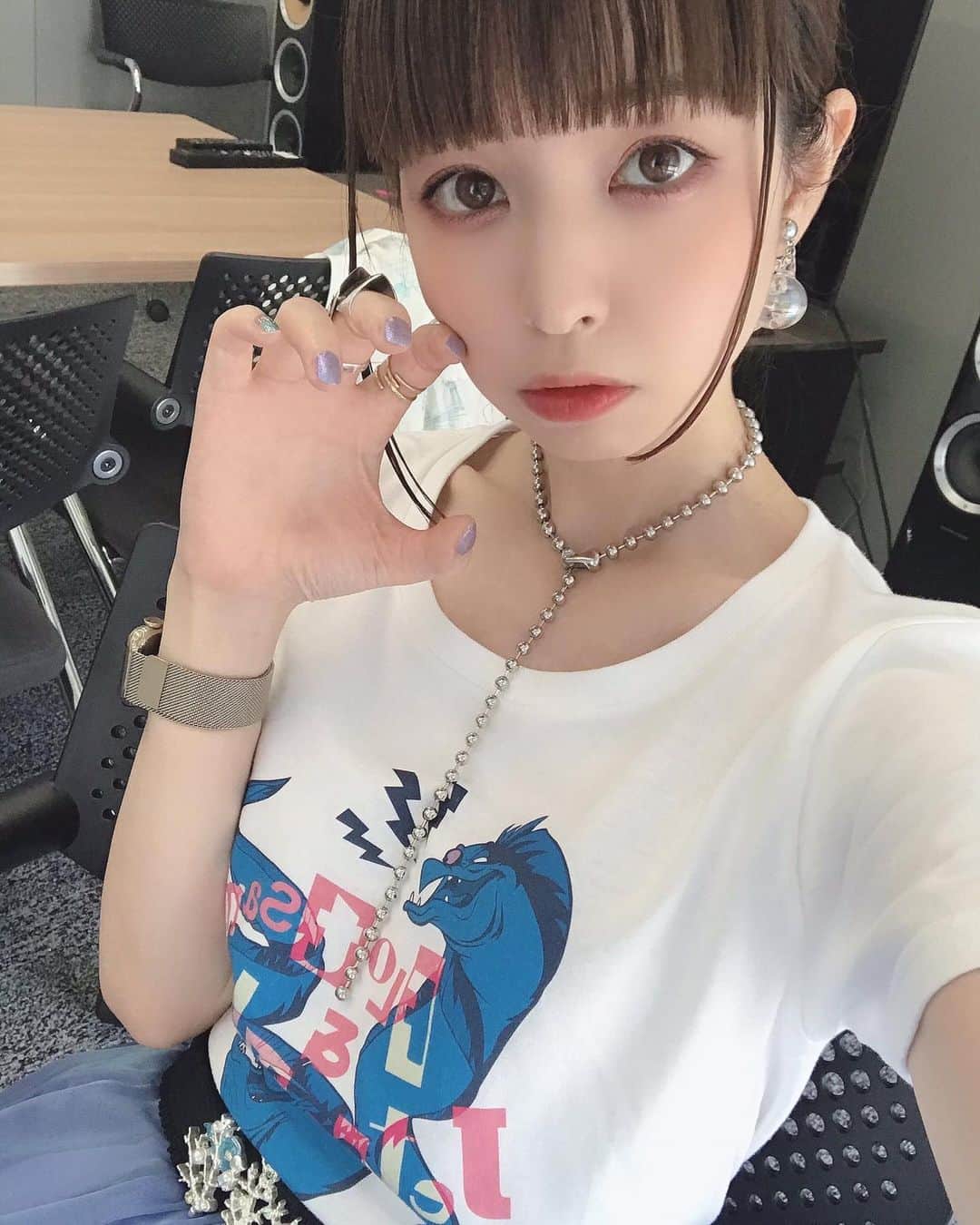 春奈るなのインスタグラム：「まもなく12時から、YouTube LIVEにて「Music Video 上映会」を実施しま〜す🥳 るな氏もコメント欄に参加するので、是非参加してね☺️🎉 るな氏も待機中〜☺️☺️  「HARUNA LUNA BEST 2012-2020」 配信記念 Music Video Screening https://youtu.be/sITCqrNbDro」
