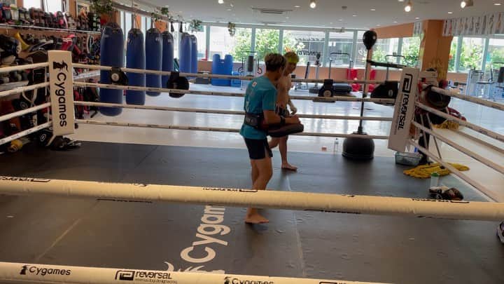 那須川天心のインスタグラム：「ミドルキック百裂拳 ARIGATO KRAB🥊@joe_gaijin」