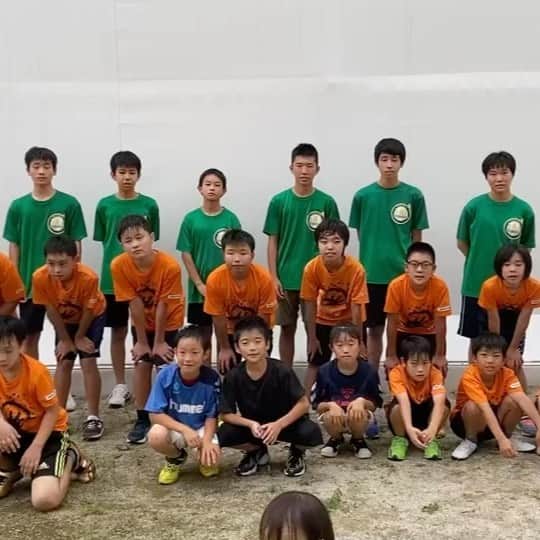 のインスタグラム：「. 僕の生まれ育った福岡県の小学生ハンドボールチーム『とびうめキッズ』に激励の動画を頂きました！  また、長尾小学校・西南学院高校でも旗とポスターを作って頂きました！  ありがとうございます！ 元気もらいました☺️  全力で戦います！🤾‍♂️ 応援宜しくお願いします！  #福岡県 #とびうめキッズ #長尾小 #西南学院高校　 #ハンドボール #彗星japan」