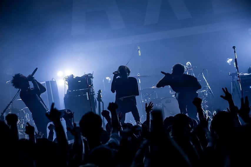 MAH さんのインスタグラム写真 - (MAH Instagram)「TRIPLE AXE “15MANIAX” ONE MAN TOUR Day 5 at Zepp Tokyo.  #TRIPLEAXE #15MANIAX #SiM #coldrain #HEYSMITH  📸 @hayachinphoto 📸 @kouhey0622」7月22日 13時51分 - mahfromsim