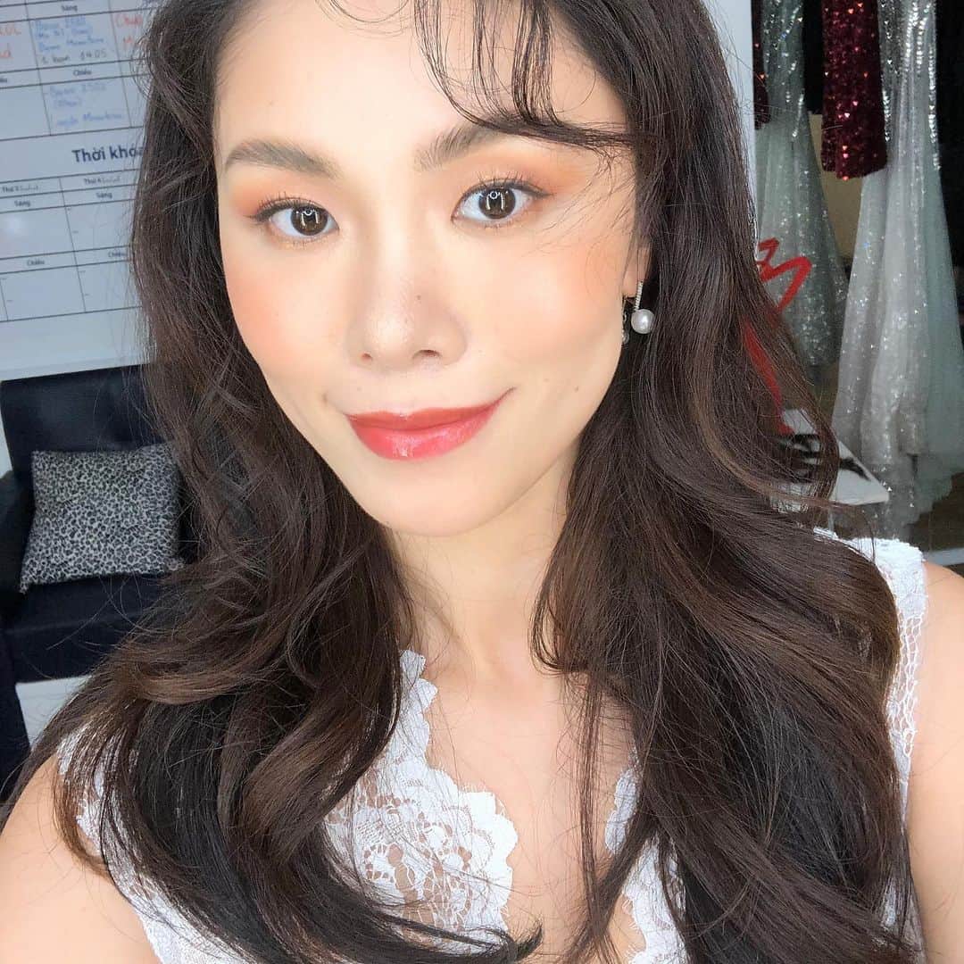のインスタグラム：「Morning ☁️  #btsphotoshoot #naturalmakeup #californiamodel #caliliving #missuniversequeen」